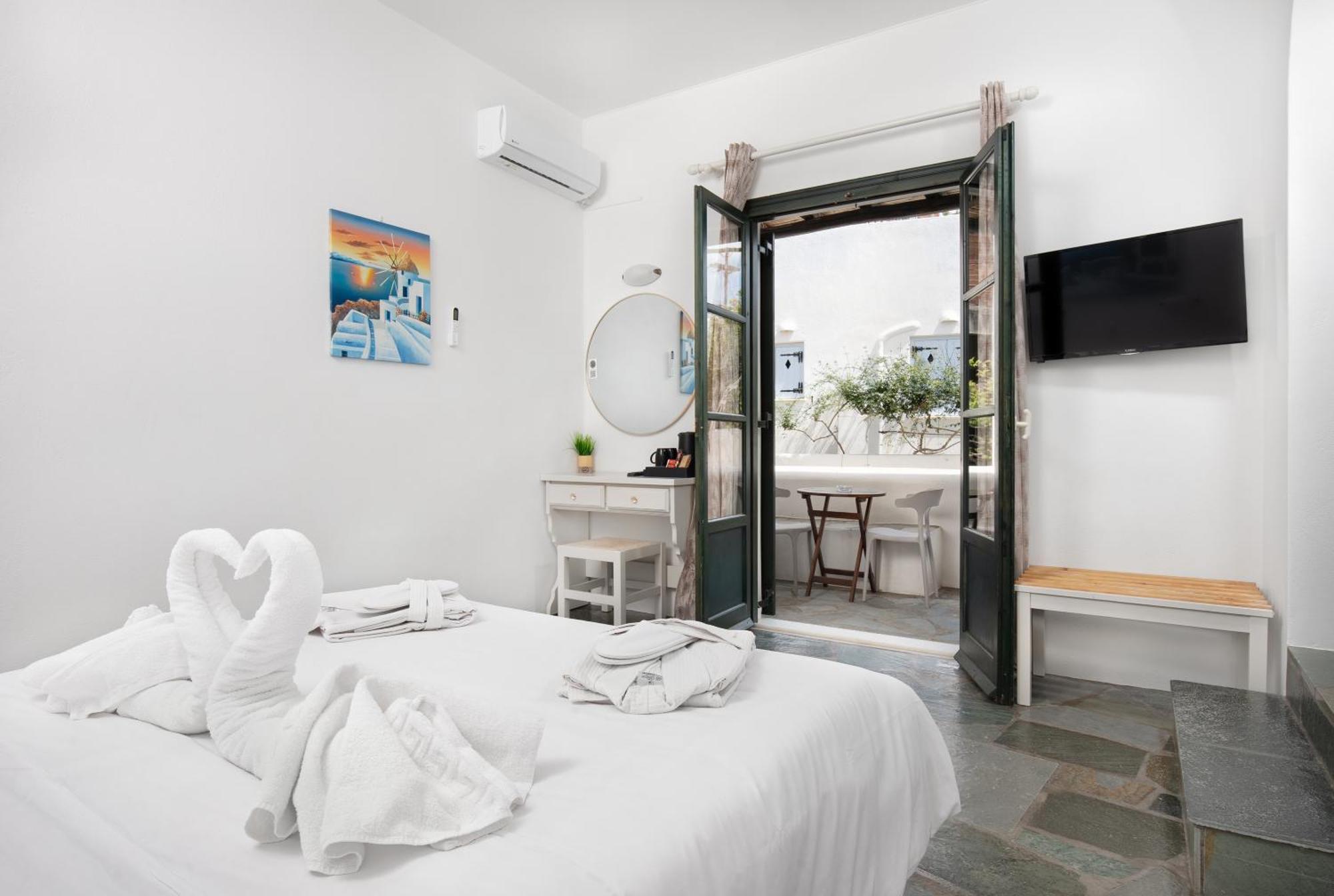 Eleni Rooms Парос Экстерьер фото
