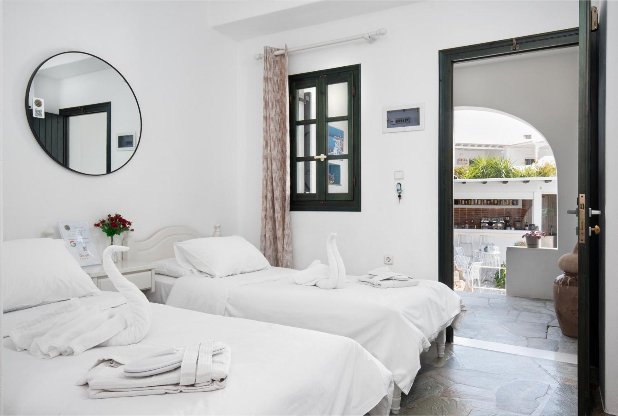 Eleni Rooms Парос Экстерьер фото